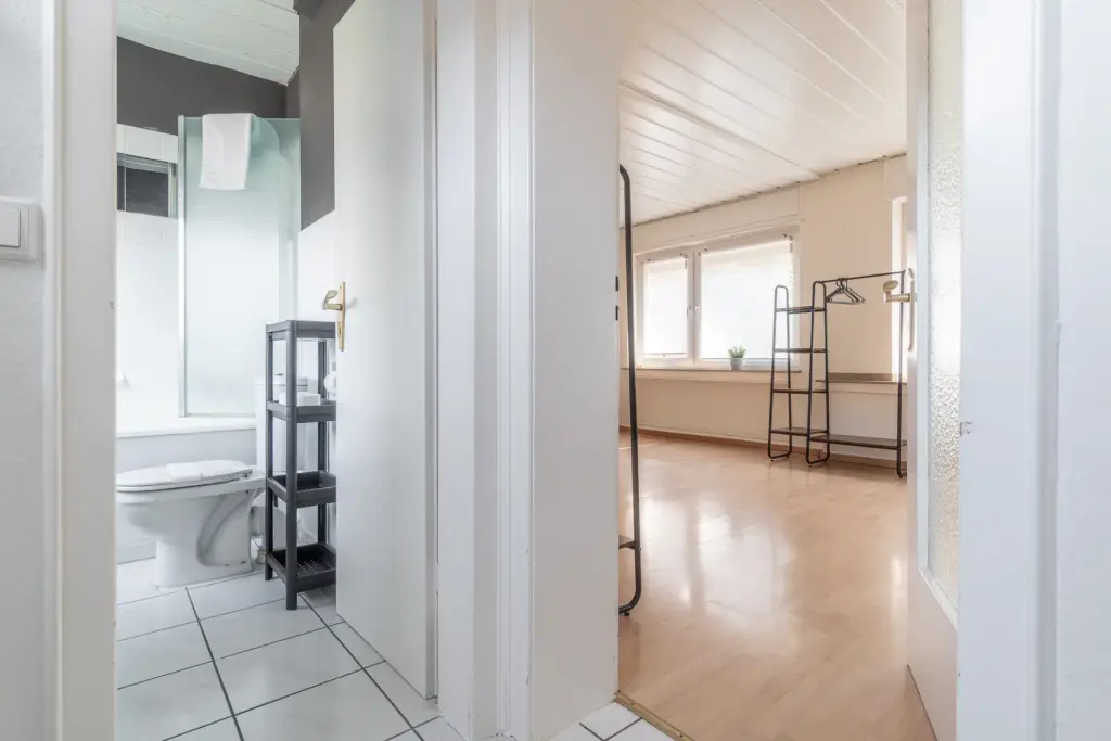 Flur, Diele, Eingangsbereich, WC, Schlafzimmer, Wohnzimmer
