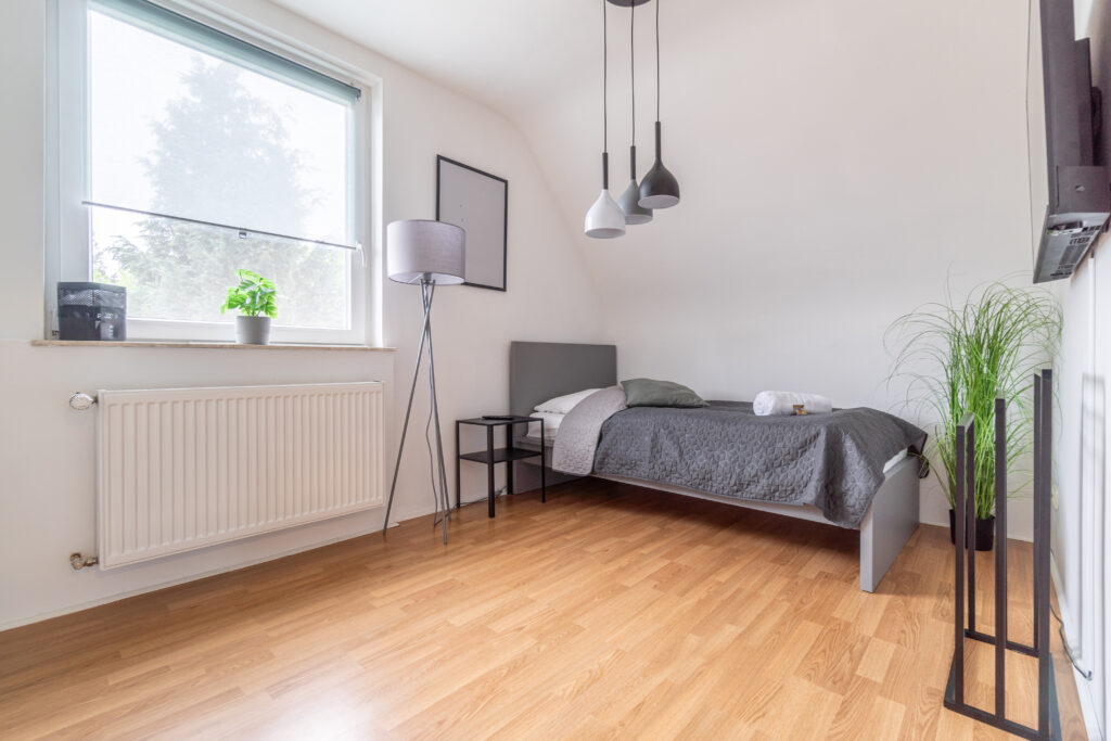 Schlafzimmer, Bett, Esszimmer, Stühle, Einzelzimmer, Schlafen, Garderobe, Kleiderschrank