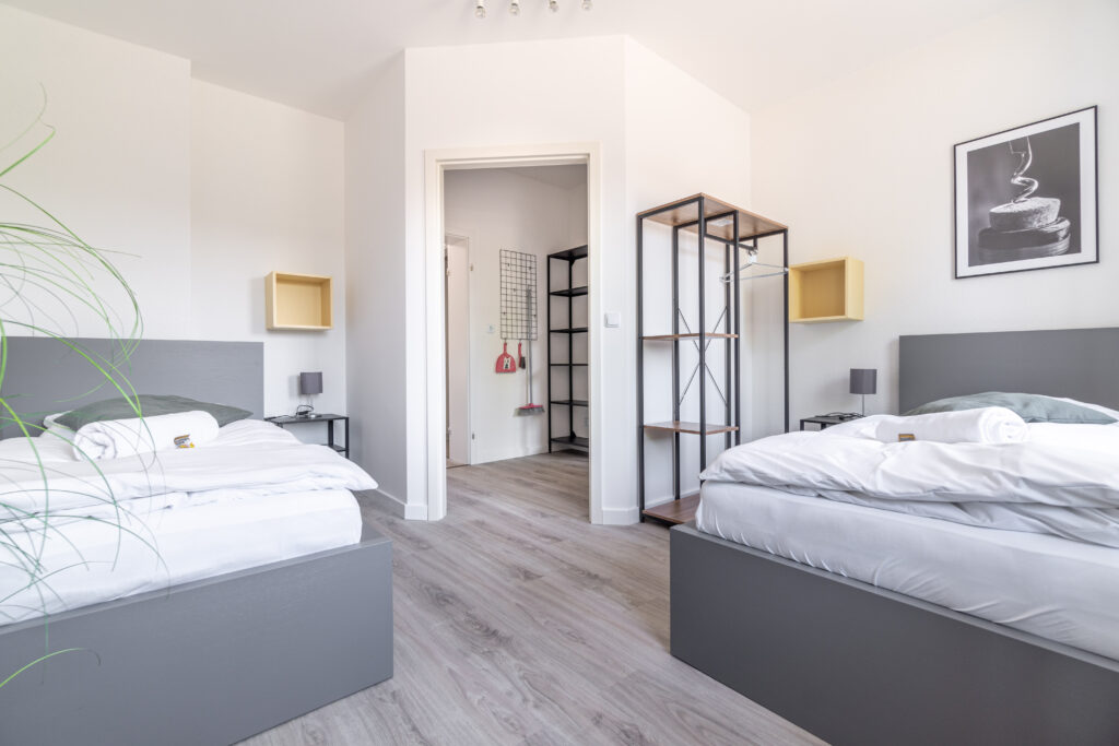 Schlafzimmer, Bett, Schlafen, Garderobe, Einzelbetten